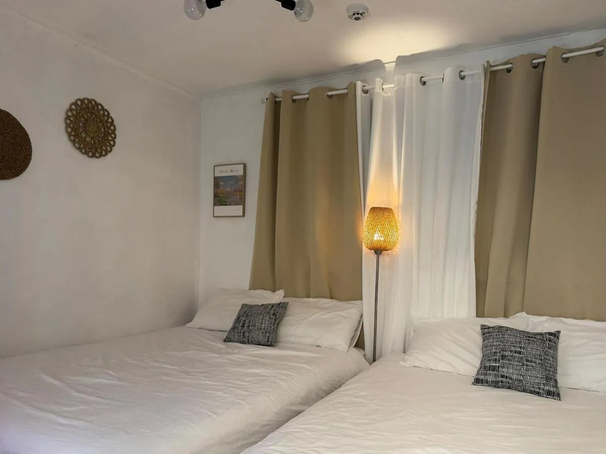 Apartament Fanfar, Seul